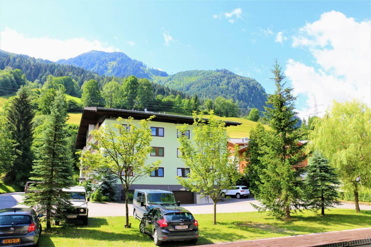Green Wall Apartment Kaprun Exterior photo